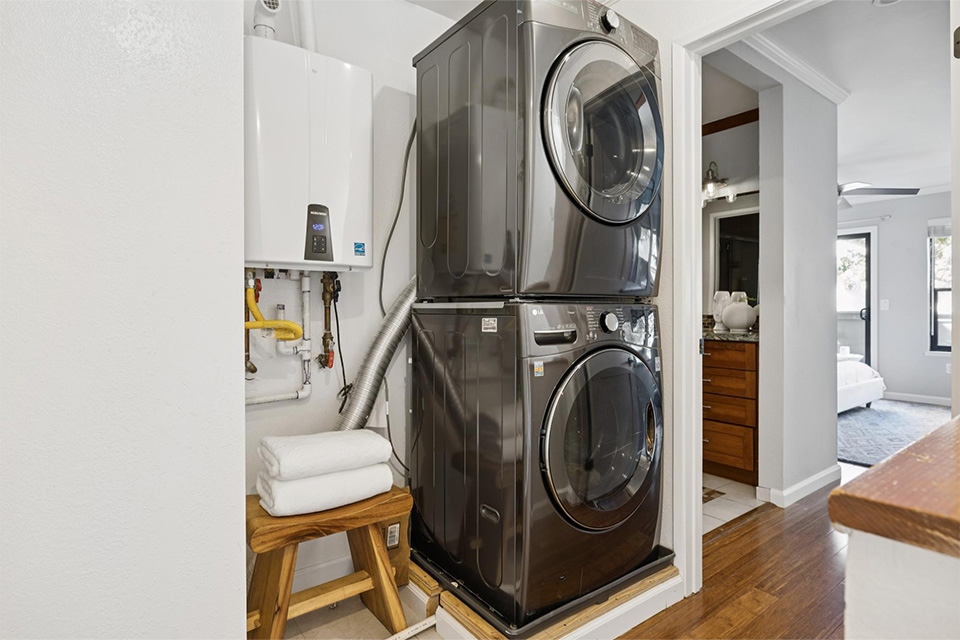 646 S Ahwanee Terrace