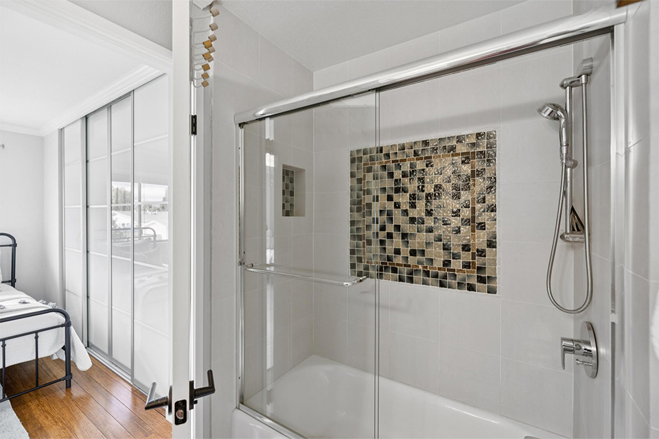 646 S Ahwanee Terrace