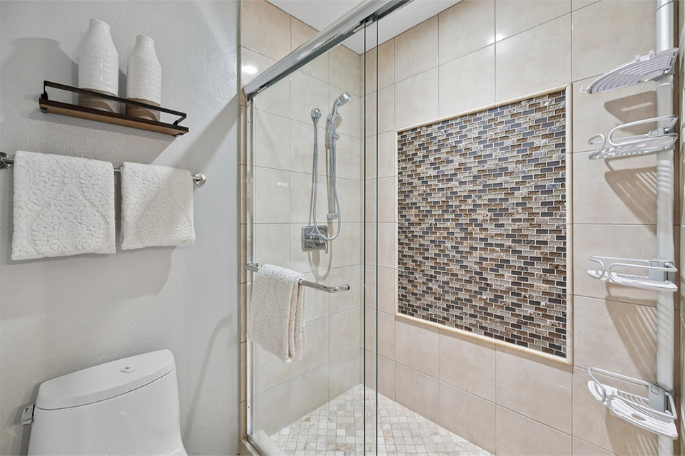 646 S Ahwanee Terrace