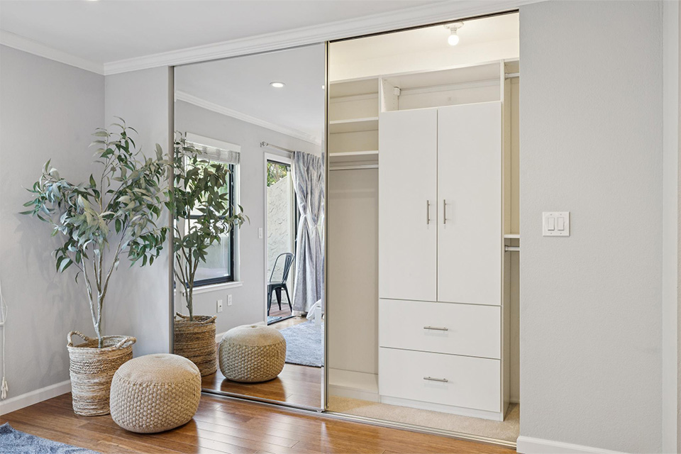 646 S Ahwanee Terrace