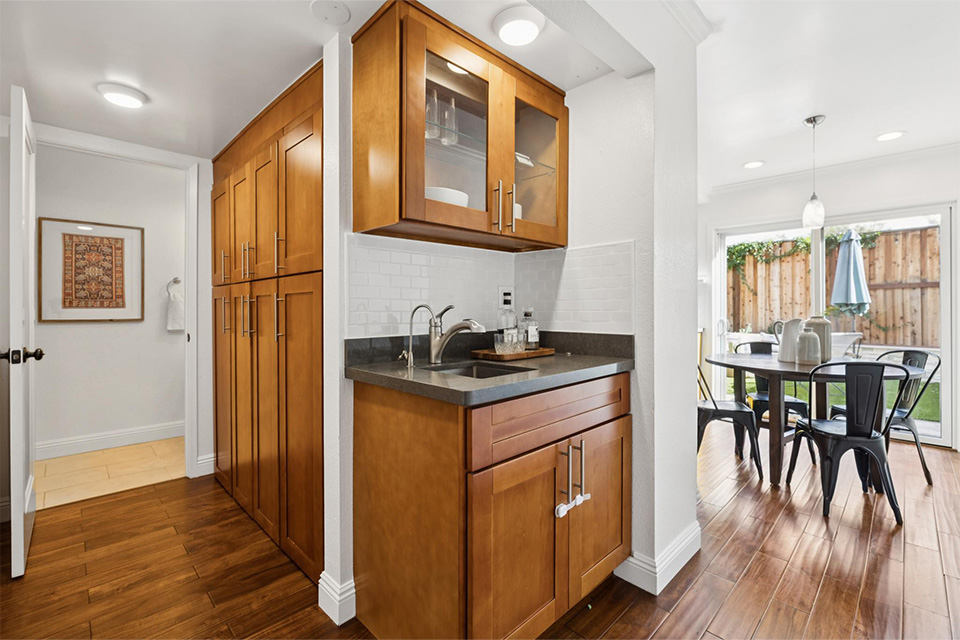 646 S Ahwanee Terrace