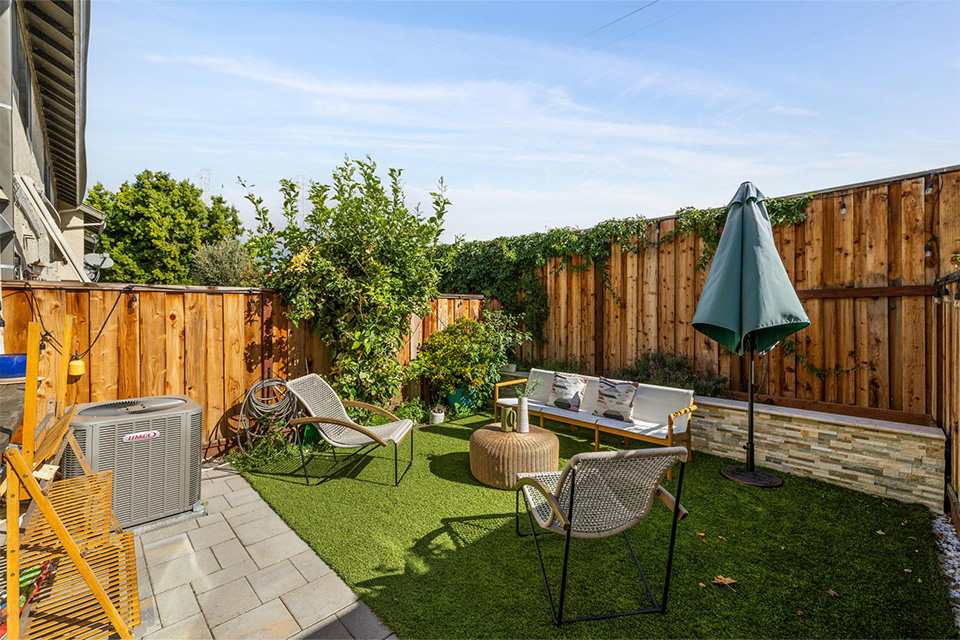 646 S Ahwanee Terrace