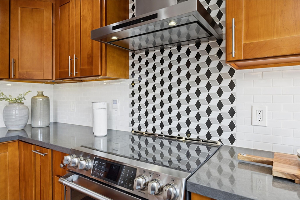 646 S Ahwanee Terrace