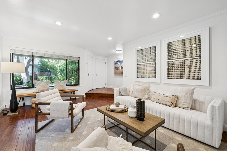 646 S Ahwanee Terrace