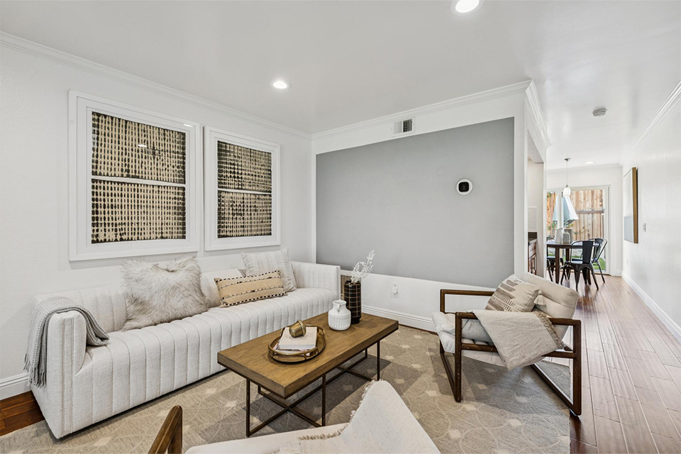 646 S Ahwanee Terrace