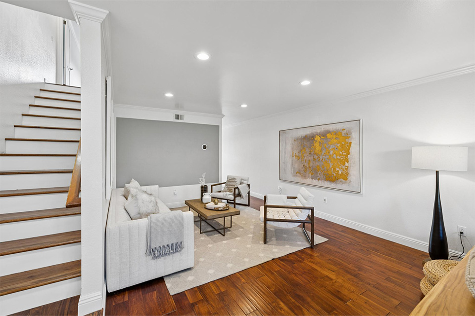 646 S Ahwanee Terrace